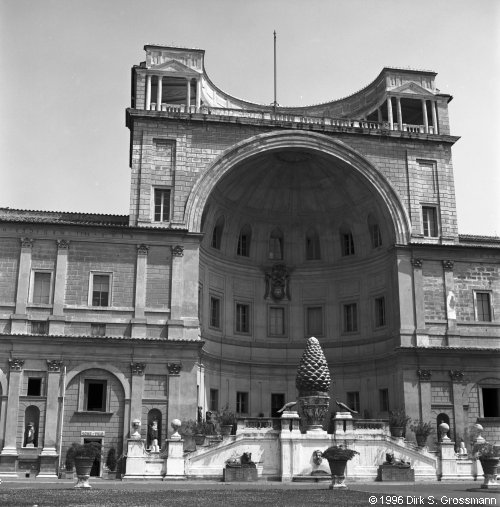 Vatican Museum Entrance (Click for next image)