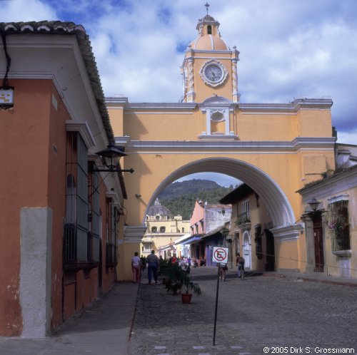 Arco de Santa Catalina (Click for next image)