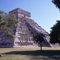 Pirámide de Kukulcán from the South