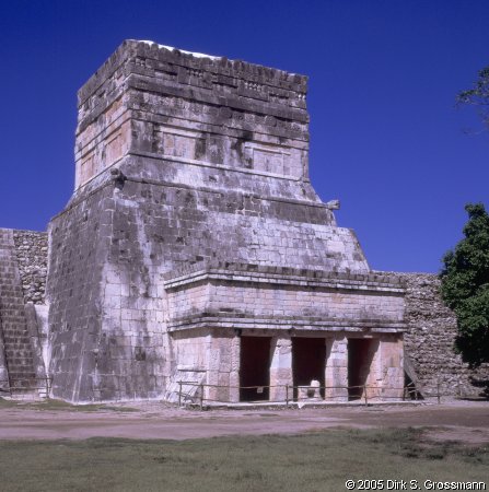 Templo de los Jaguares y Escudos 2 (Click for next image)