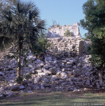 Templo del Venado (Click for next image)