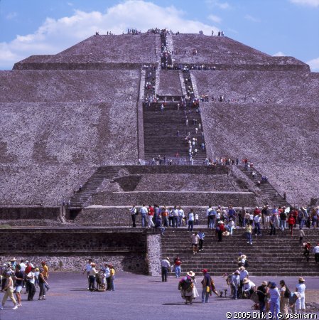 Pirámide del Sol 2 (Click for next image)