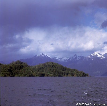 Lago Todos los Santos (Click for next image)