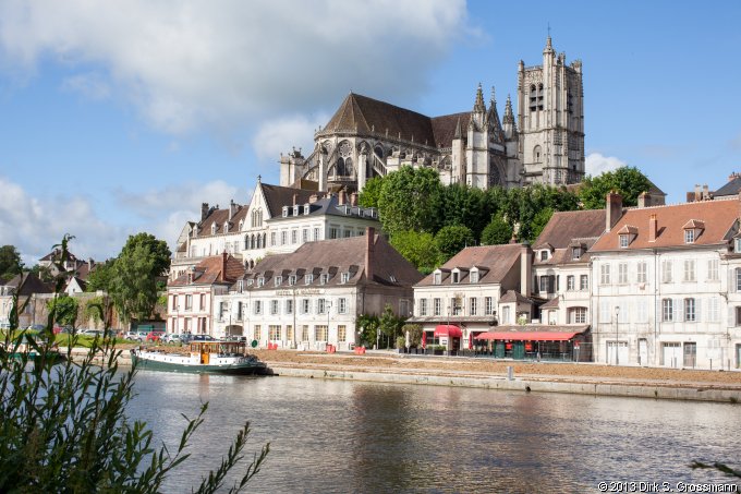Auxerre from the River Yonne (Click for next image)