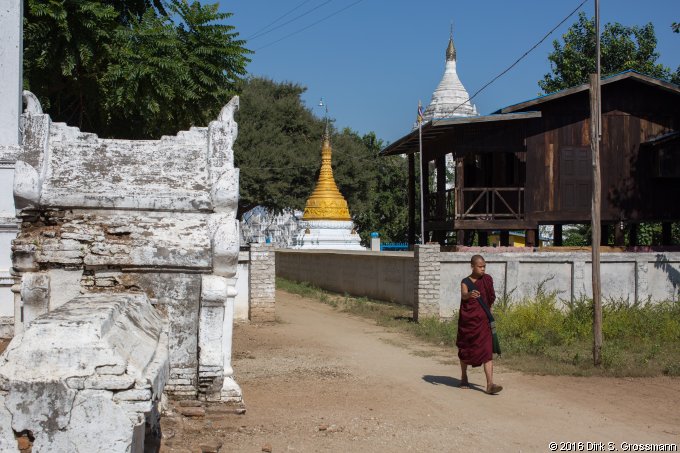 Pagoda in Mingun (Click for next image)