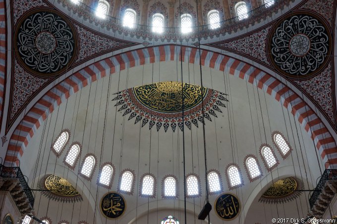 Interior of Süleymaniye Camii (Click for next group)