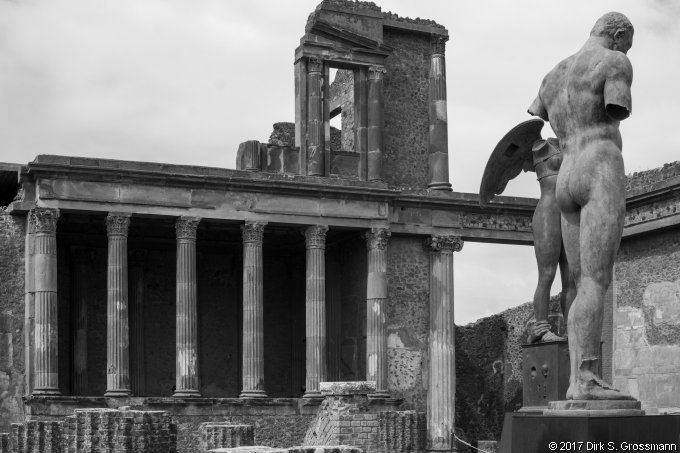Foro di Pompei (Click for next image)