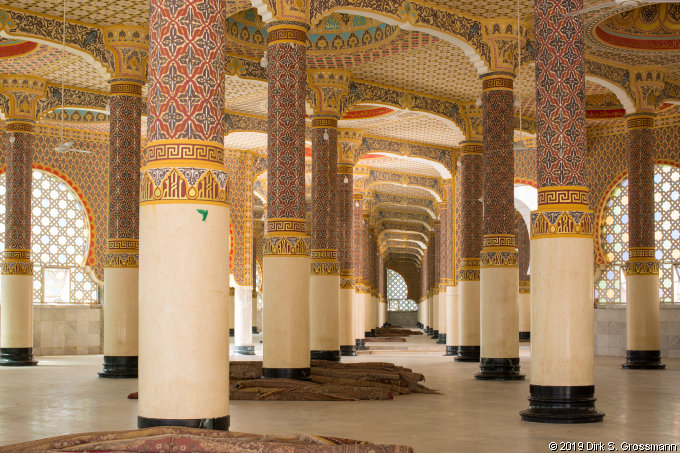 In the Grande Mosquée de Touba (Click for next group)