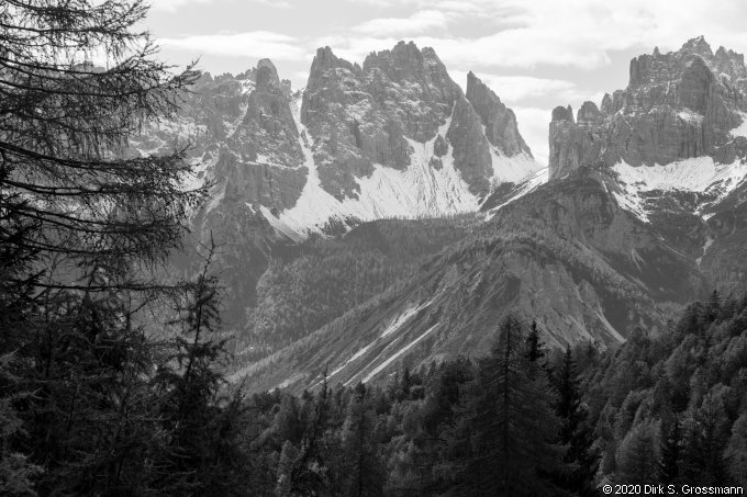 Mountains near Forni di Sopra (Click for next image)