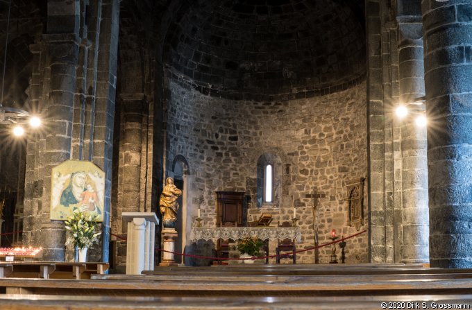Interior of Chiesa di Santa Margherita (Click for next image)